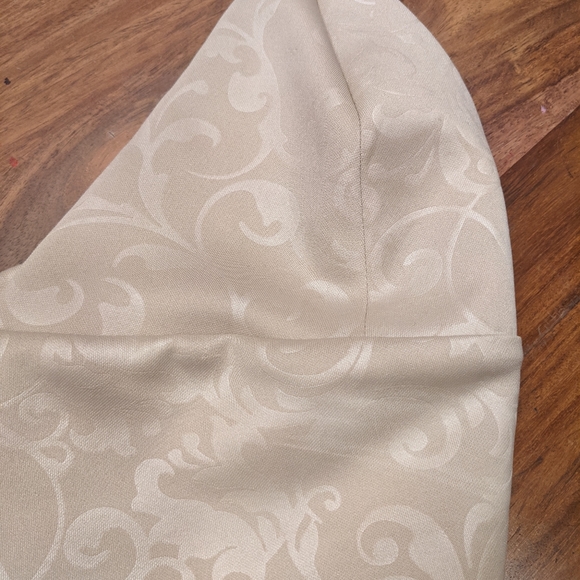 Gold and beige ornate crop top - Picture 3 of 6